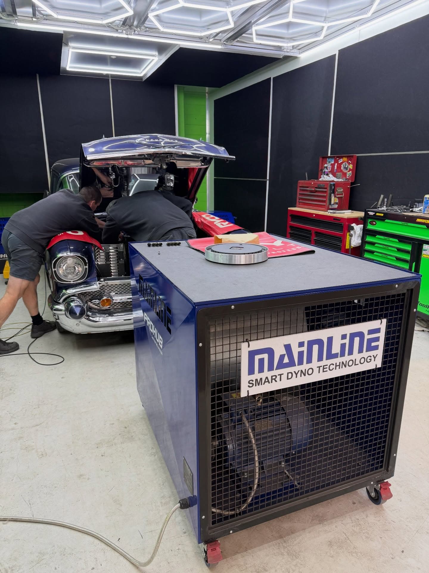 Mainline hub dyno unit with classic car being tuned
